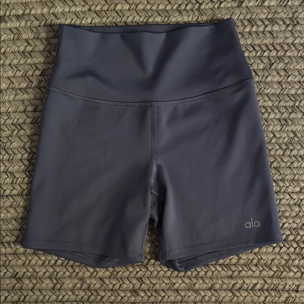 ALO Yoga Airlift Shorts